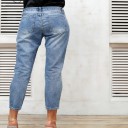 Jeans strappati da donna con paillettes 2