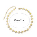 Jemný dámsky choker so zlatým reťazcom a sedmokráskami, kvetinový dizajn pre elegantný look 4