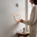 Joulun Ripustettava LED Valo Sydän 17 x 13 cm AAA Paristoilla Imukupilla Hohtava Sydän Lämmin Valkoinen Ikkunaan Oviin Myös Valenttiin 4