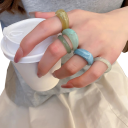 Juego de 5 anillos de resina Forma redonda irregular Juego de colores azul-verde Anillos de acrílico de viaje para mujeres Accesorio estético 2