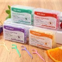 Juego de hilos dentales con palillo 50 uds 2 en 1 soporte con hilo caja de plástico de colores para la limpieza de espacios interdentales 7