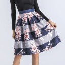 Jupe à rayures pour femmes avec des fleurs 2