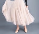Jupe longue en tulle pour femme en plusieurs couches de tulle délicat Coupe fluide et aérienne Taille large Polyester et spandex Aspect léger 1