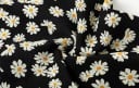 Jupe midi femme avec imprimé floral Noir avec fleurs blanches Coupe légèrement évasée Coton et polyester Longueur mi-mollet 4