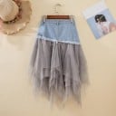 Jupe pour femme avec un siège en denim bleu clair et une jupe en tulle superposée Bords irréguliers Ceinture avec boucle Ourlet effiloché Denim 2