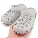 Kamínková ozdoba na crocsy písmeno O 2,5–3 cm PVC stříbrná dekorace do bot pro personalizaci obuvi a vytvoření iniciál 2
