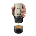 Kapslový kávovar WACACO Minipresso NS2 Ruční espresso bez elektřiny Nádržka 80 ml a tlak 18 barů Pro kapsle Nespresso Original Na cesty 1