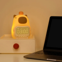 Kapybara LED silikonový digitální budík s nočním světlem USB dobíjecí 1200mAh baterie duální alarm funkce odložení 5 minut 2