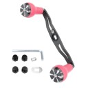 Karbonová rukojeť na baitcastingový naviják Délka 130 mm Otvory 7 x 4 mm i 8 x 5 mm Karbon a hliník Náhradní klika na multiplikátor 3