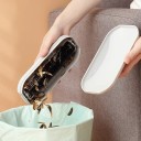 Kartáč na prach z koberců Ruční provedení bez kabelu Rozměry 19,8 x 8,3 x 4,5 cm Materiál PP Bílý Na chlupy zvířat vlasy i drobky z čalounění 3