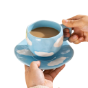 Keramický hrnek s motivem mraků 300 ml rozměry 9,5 × 7 cm dekorativní provedení pro kávu čaj i každodenní použití 2