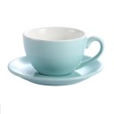 Keramický šálok s podšálkom 220 ml kompaktné rozmery 9,7 × 9,3 cm priemer podšálka 14,5 cm pre kávu aj espresso 1