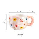Keramischer Becher mit buntem Blumenmuster 300 ml Maße 9,5 × 7 cm dekoratives Design für Kaffee Tee und den täglichen Gebrauch 2