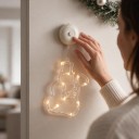 Kerst Hangend LED Licht Sneeuwpop 21 x 15 cm Op AAA Batterijen Met Zuignap Verlichtende Sneeuwpop Met Bezem Warm Wit Voor Raam en Deuren 6