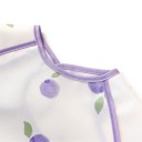 Kinderlätzchen über den Schultern 30 x 25 cm Mit Tasche zum Auffangen von Essensresten Cremefarbener Hintergrund mit lila Heidelbeeren und Blättern Lila Einfassung 5