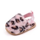 Kinderpantoffeln mit flauschigem Obermaterial Elastisches Gummiband um die Ferse und Schlaufe zum Anziehen TPR-Sohle Offene Ferse 2
