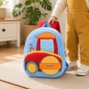 Kinderrucksack 26 x 24 x 10 cm mit rotem Straßenwalze auf hellblauem Hintergrund mit zwei Reißverschlusstaschen und weichen roten Trägern 2