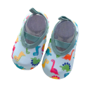 Kinderschoenen op blote voeten 6
