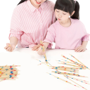 Klassisches Holzspiel Mikado 31 Stück mit Box Spaßiges Familienspiel für Kinder und Erwachsene 6