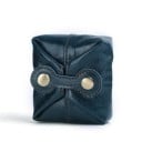 Klein etui voor drobelijkheden van echt leer Vouwbare hoes met sluiting met twee metalen drukknoopjes Compacte afmetingen 8,3 x 7,3 x 3,3 8
