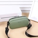 Kleine Damen Crossbody Tasche aus PU-Leder mit Reißverschluss Einstellbarer Gurt mit Karabinern Größe 19 x 10 x 6 cm Für jeden Tag 6