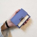 Kleine portemonnee met klep en metalen sluiting in de vorm van een kattenkop Compact formaat voor in de hand Kunstleer Afmeting 12 x 9 x 2 3