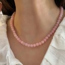 Korálkový náhrdelník z velkých kuliček 8 mm, pravidelně navlečené korálky, výrazný minimalistický šperk s elegantním vzhledem 1