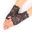Koronkowe rękawiczki damskie czarne 2