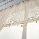Krátká záclonka s třásněmi 150x60 cm polyester béžová s krajkovým motivem do okna kuchyně, jídelny i venkovského domu 1