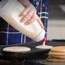 Kunststof fles voor het mengen van pannenkoekenbeslag 27 x 9 cm Praktische dispenser met 3 cm opening Gemakkelijk schenken en nauwkeurig doseren 2