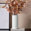 Kunststoffvase 20 cm Geriffelte Oberfläche Modernes minimalistisches Design Farbe Schwarz oder Weiß Durchmesser 9,5 cm Langlebige und leichte 4