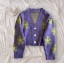 Kurzer Damenpullover mit Blumen 7