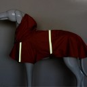 Kutyaplánta kapucnival és fényvisszaverő elemekkel Méret 2XL 62 cm mellkas 45 cm hossz Zsebkészület tépőzárral Vízálló kutyaruha 9–14 kg 6