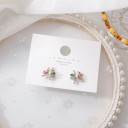 Kvinders ørestikker med blomster og zirkoner 4
