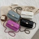 Ladies' crossbody handbag with diamond quilting Flap with rotating lock Chain interwoven with strap PU leather and polyester 21 x 6 x 13 cm 5