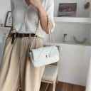 Ladies' crossbody handbag with diamond quilting Flap with rotating lock Chain interwoven with strap PU leather and polyester 21 x 6 x 13 cm 7