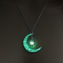 Ladies' Glow-in-the-Dark Necklace with Moon 2