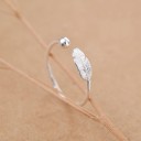 Ladies' Ring with Feather 3