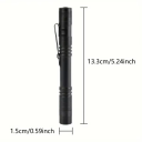 Lampe de poche avec lumière rouge AAA batteries 13,3 x 1,5 cm Lampe de poche compacte à piles Idéale pour l'observation de la nature Éclairage nocturne pour le camping 3