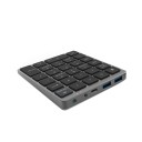 Langaton numeronäppäimistö USB-hubilla 2x USB 3.0 ja USB-C Bluetooth 3.0 Saksetyyppiset kytkimet Akun kapasiteetti 140 mAh Alumiiniseos 2