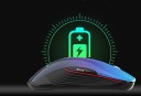 Langaton pelihiiri 3600 DPI USB-vastaanottimella 2,4 GHz Sisäänrakennettu ladattava akku 750 mAh Kahdeksan painiketta 126 x 66 x 38 mm Sinivioletti 5