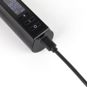 Langaton tatuointikone virtalähteellä ja RCA-liitännällä varustetulla kaapelilla. Langaton tatuointikynä liukumattomalla kahvalla ja 2400 mAh:n akulla, 16 x 2,9 cm. 5