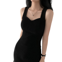 Langes schwarzes Rippenkleid mit breiteren Trägern Eleganter taillierter Schnitt Herzförmiger Ausschnitt Stilvolle Silhouette Bequemer elastischer 2