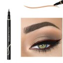 Langtidsholdbar eyeliner 13