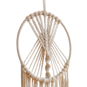 Lapač snov v macramé štýle s kruhom o priemere 20 cm a celkovou dĺžkou 95 cm s pleteným pierkom dlhými strapcami a pútkom v krémovej farbe 2