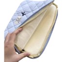 Laptophoes 15 tot 16 inch Gequilt met geborduurde strikjes 39 x 28 cm Pluche voering Voor MacBook Pro 15 en 16 8