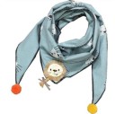 Lasten huivi tupsuilla J597 5