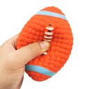 Latexová pískacia hračka pre psa v tvare rugby lopty 9 cm interaktívny hrýzací míč na čistenie zubov 3