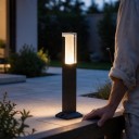 LED kerti oszlop 30 cm Csavaros talppal 7 W IP65 Vízálló 85–265 V Alumínium és akril Meleg fény 3000 K Kertben 2