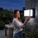 LED lampada da parete esterna 25 W Grado di protezione IP65 Corpo quadrato orizzontale Cornice nera attorno al diffusore bianco Luce bianca fredda 6000 K Per facciate e ingressi 6
